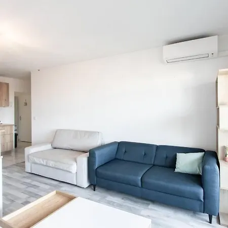 L41 Paladium 8pax 4rooms Balcony Wifi Ac